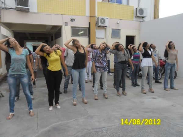 EPCL / UEN 10 Brumado realizou o Projeto Ginástica Laboral