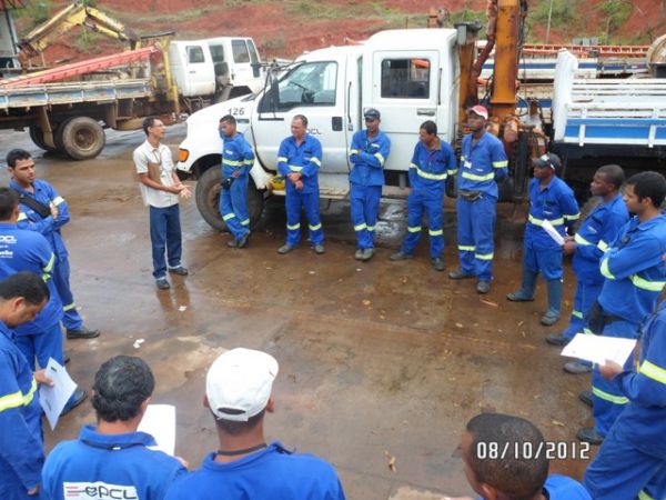 EPCL/UEN 18 Valença, realizou no dia 08 de outubro de 2012, o Programa Segunda + Segura