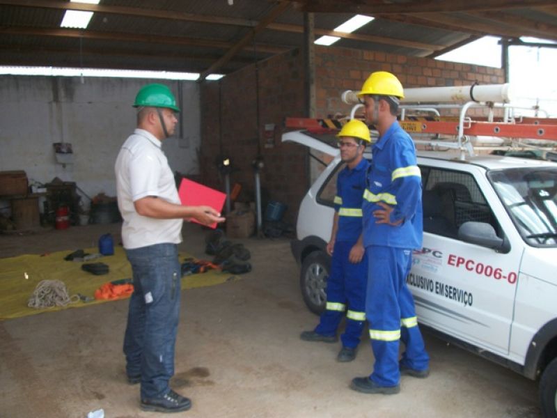 A EPCL/UEN 06, realizou Fiscalização Própria e Pesquisa de Satisfação, nos dias 07 e 08/02/2013, na localidade de itaberaba.