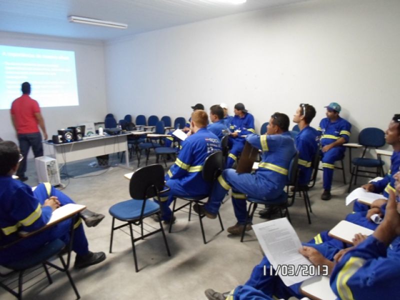 A EPCL/UEN 10 – Brumado, realizou a campanha Segunda + Segura, na sede da empresa, no dia 11/03/2012