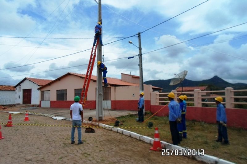 A EPCL/UEN 17 – Guanambi, realizou atividades de segurança com a turma de construção, encarregado Maxuel, no município Caetité.