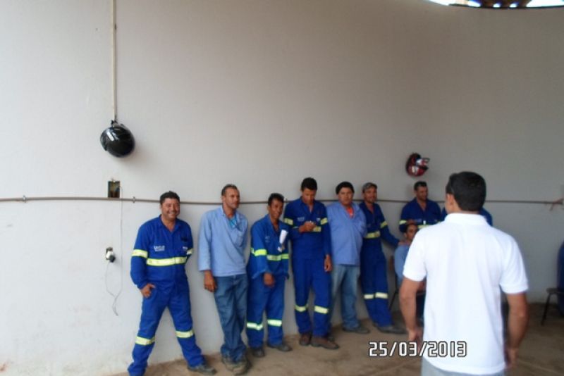 A EPCL/UEN 17 Guanambi, realizou no dia 25 de Março de 2013, o Programa Segunda + Segura.
