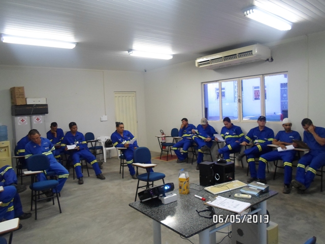 A EPCL/UEN 10 – Brumado, realizou no dia 06 de maio de 2013, a campanha Segunda + Segura.