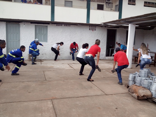 A EPCL – UEN – 18 Valença-BA, dando continuidade ao programa de Ginástica Laboral.