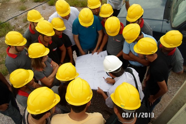 EPCL – UEN 10, através do SESMT, abriu as portas do seu Centro de Treinamento para que os alunos do Curso de Eletrotécnica