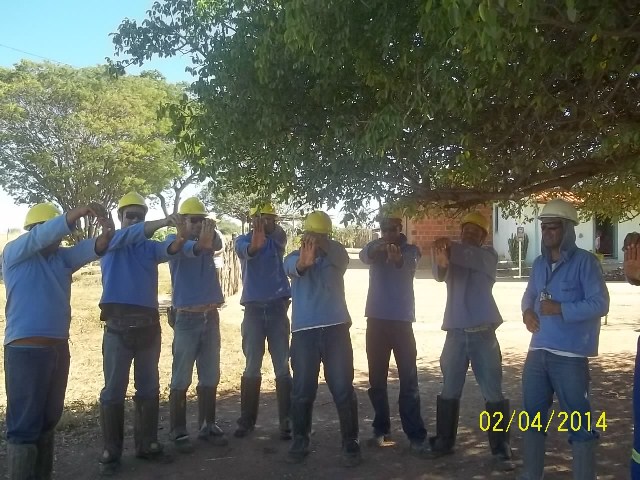 EPCL/UEN 17 – Guanambi – Campanha 30 minutos de segurança/Ginástica laboral em campo.